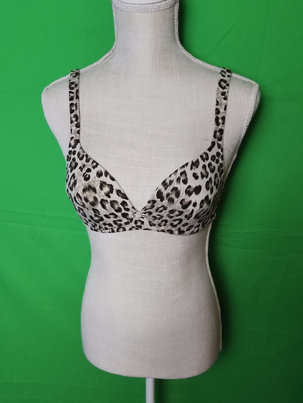 Victoria's Secret Vintage Y2K Leopard Print Wireless Bra - Size 34B